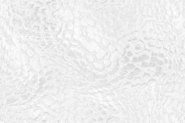 weiß silber blase hintergrund abstrakte schlange haut perle grau textur tropfen muster nahtlos - uneben stock-fotos und bilder