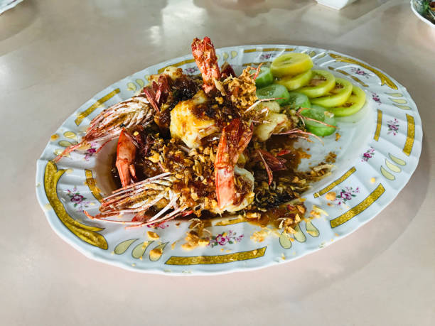 istock Fried shrimp with tamarind sauce in Thailand. 1277717660