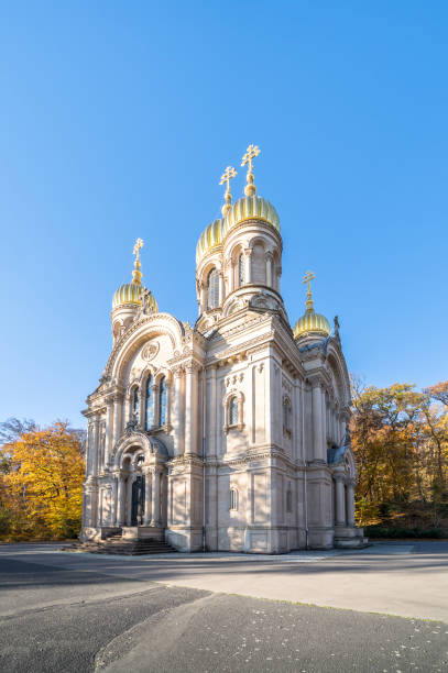 Russian orthodox chapel Wiesbaden, Germany Top view of the Russian orthodox chapel Wiesbaden, Germany kurhaus casino stock pictures, royalty-free photos & images