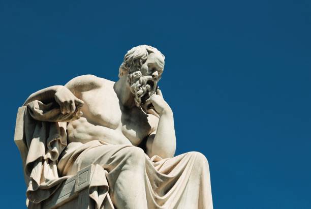 статуя древнегреческого философа сократа - philosopher classical greek greek culture greece стоковые фото и изображения