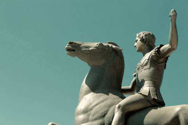 статуя александра мак�едонского в афинах, греция - architectural styles animal horse europe стоковые фото и изображения