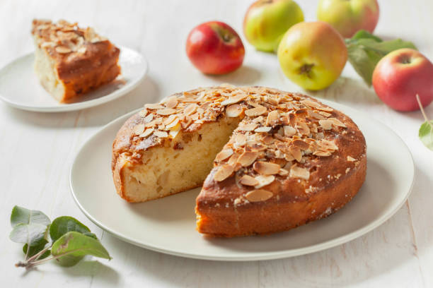 apple cake - apple red portion fruit imagens e fotografias de stock