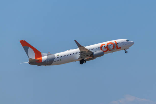 A Boeing 737-800 of GOL Airlines Santarem/Para/Brazil - Sep 29, 2020: GOL Airlines plane, taking off from Santarem Airport (SBSN). A Boeing 737-800, registration PR-VBL. stm photos stock pictures, royalty-free photos & images