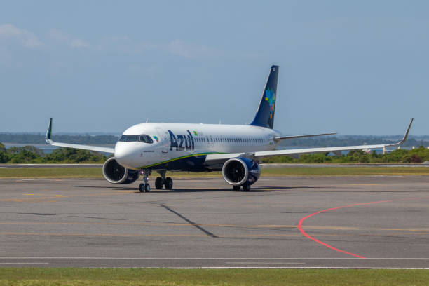 Airbus A320-NEO of AZUL Brazilian Airlines Santarem/Para/Brazil - Sep 29, 2020: Airplane from AZUL Brazilian Airlines, taxiing on the taxiway at Santarem Airport (SBSN). A new Airbus A320-NEO, registration PR-YSG. stm photos stock pictures, royalty-free photos & images