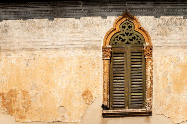 istock Ancient Window with Arch in Venetian Gothic style - Verona Italy 1277986491