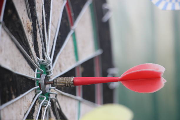 istock Dartz arrow in the red aim point. Nusiness sucess concept 1277993282