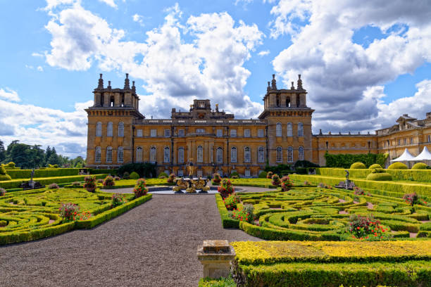 palácio blenheim em woodstock - inglaterra - blenheim - fotografias e filmes do acervo