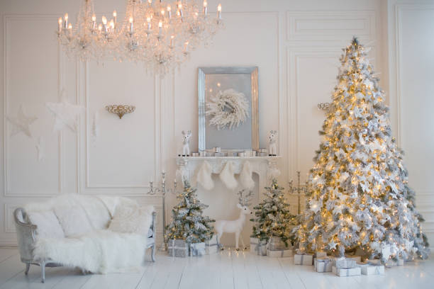 아늑한 흰색 크리스마스 인테리어 룸 - color image christmas tree decoration 뉴스 사진 이미지