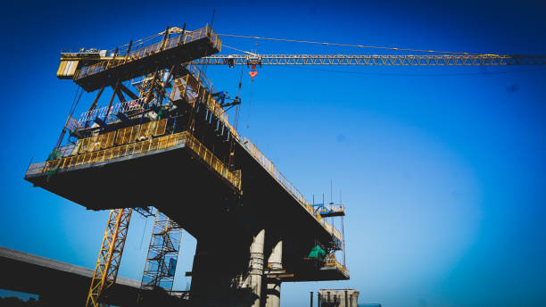 construcción de edificios incompleta - bridge incomplete construction building activity fotografías e imágenes de stock