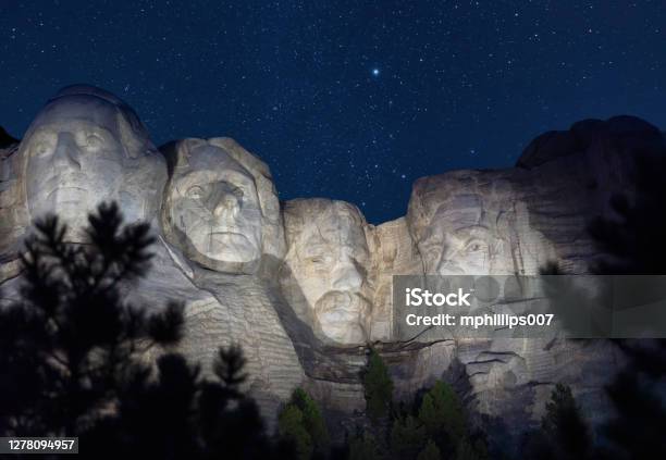 Mount Rushmore In South Dakota At Night With Starry Sky Stock Photo - Download Image Now