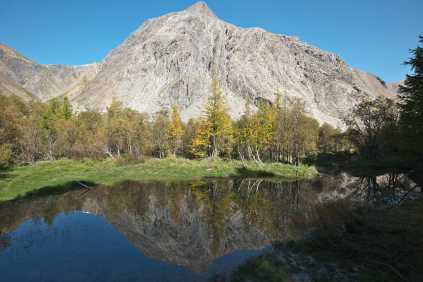 istock Autumn Mirror at the Parouart Plan 1278098624