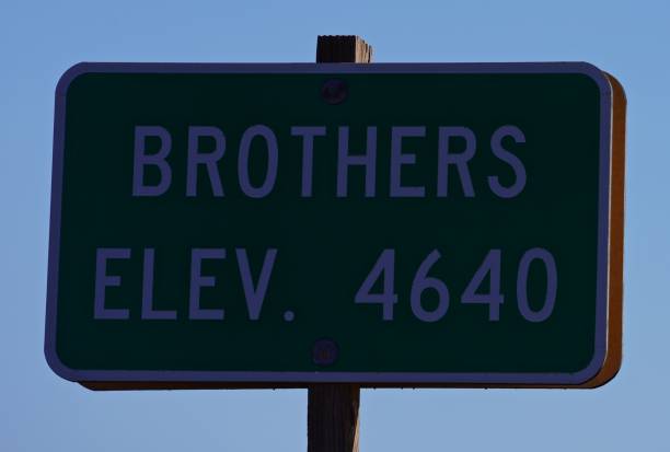 istock Central Oregon Brothers Sign 1278186719