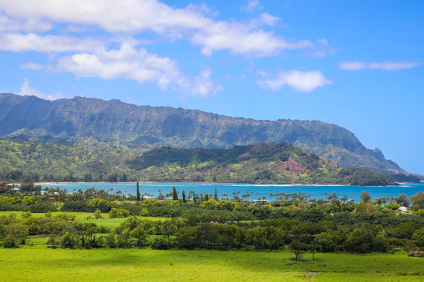 istock Hanalei Bay lookout 1278206952