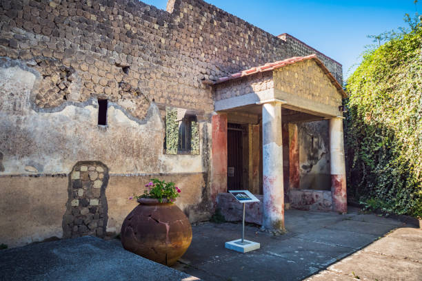 entrada de roman villa san marco en stabiae - domus fotografías e imágenes de stock