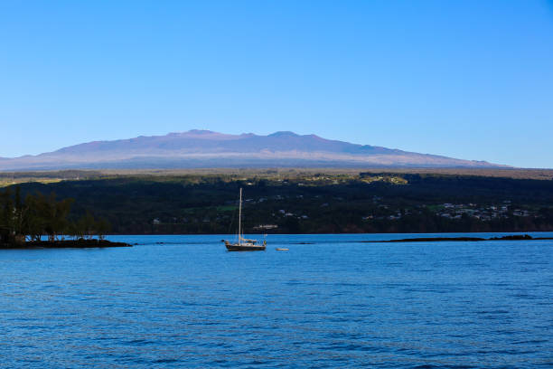 istock Sunrise at Hilo Bay 1278231705