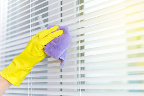 istock Cleaning white metall sun blinds 1278239487