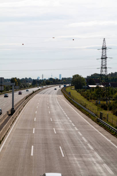 istock Highway near Vienna 1278254370