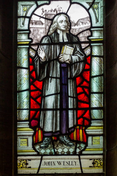 vitrail de john wesley, fondateur du méthodisme dans la cathédrale de chester, cheshire, royaume-uni - chester england chester cathedral uk england photos et images de collection