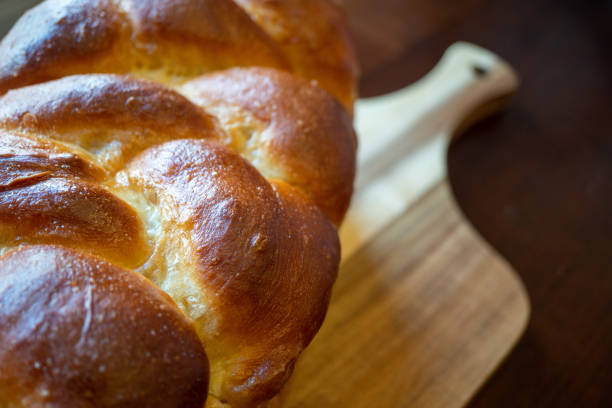 istock 4 Strand Braided Challah Made in a Challah Pan 1278273748