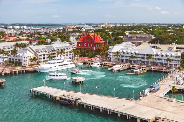 cruising into key west - key west imagens e fotografias de stock