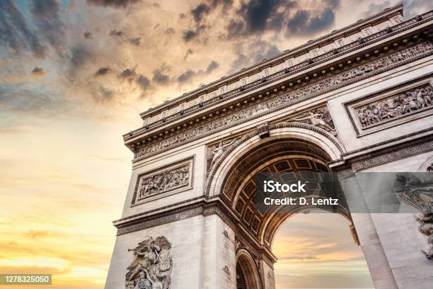 Arc De Triomphe At Night Stock Photo - Download Image Now - Arc de Triomphe - Paris, Paris - France, Triumphal Arch