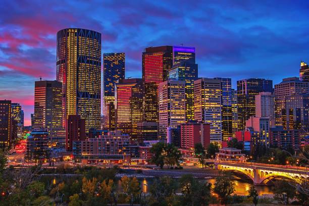 istock Cloudy Sunrise Over Downtown Calgary In The Fall 1278326404