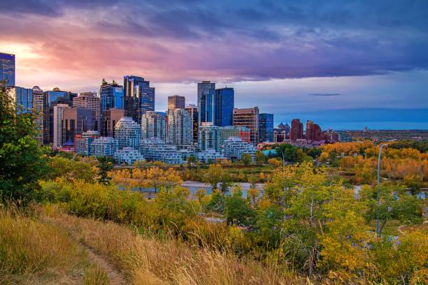 istock Cloudy Sunrise Over Downtown Calgary In The Fall 1278326418