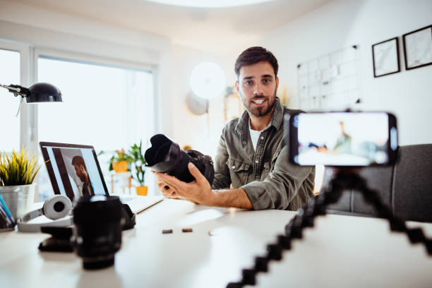 istock Influencer explains camera tricks for his video and social media feed 1278379354