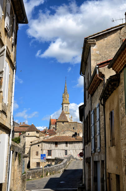 nerac, french destination on baise river. - baize imagens e fotografias de stock