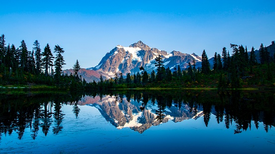 Picture Lake in the fall