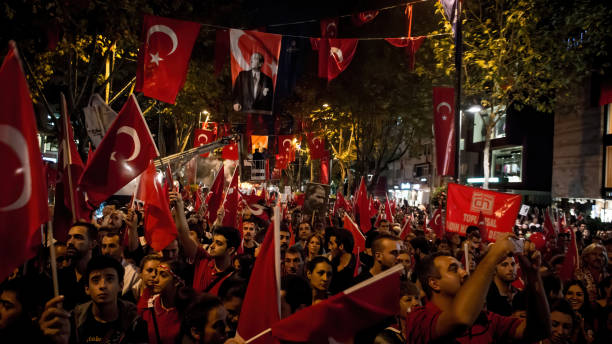 29. oktober ist der tag der republik in der türkei - protest turkey istanbul europe stock-fotos und bilder