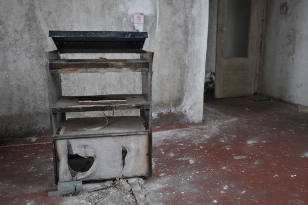 istock Old broken radio in apartment of ghost town Pripyat, Chernobyl zone, abandoned thing 1278487708