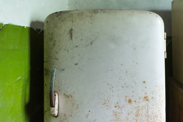 istock Old dirty soviet refrigerator in Chernobyl zone 1278487779