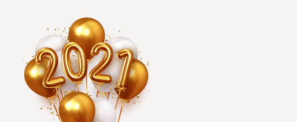 ilustrações, clipart, desenhos animados e ícones de feliz ano novo 2021. ouro realista e balões brancos. números metálicos de design de fundo datam de 2021 e baile de hélio na fita, confete brilhante brilhante. ilustração vetorial - year