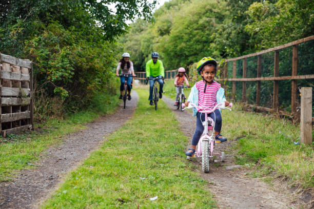 istock Enjoying the Park on Bikes 1278591153