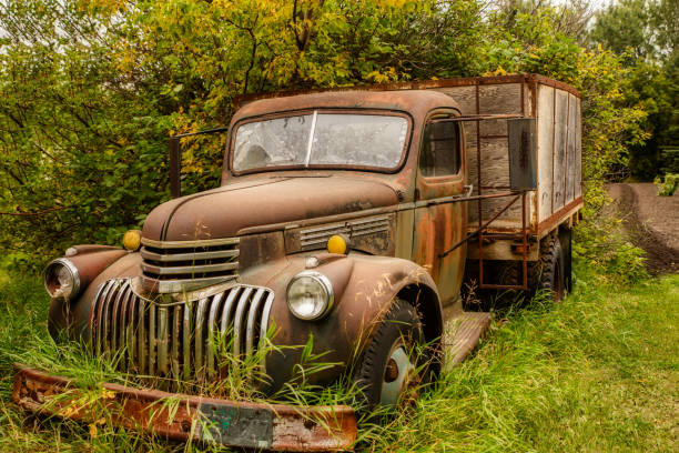 istock Vintage rusted truck 1278626570