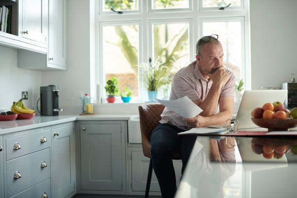 istock household finance worry 1278681921