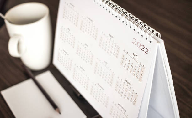 Calendar 2022 Calendar 2022 schedule with blank note for to do list on wooden desk january photos stock pictures, royalty-free photos & images