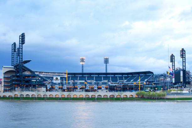 pnc park stadium at north shore district. - pnc park imagens e fotografias de stock