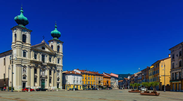 kirche des hl. ignatius auf dem siegesplatz, gorizia, italien - st ignatius church stock-fotos und bilder