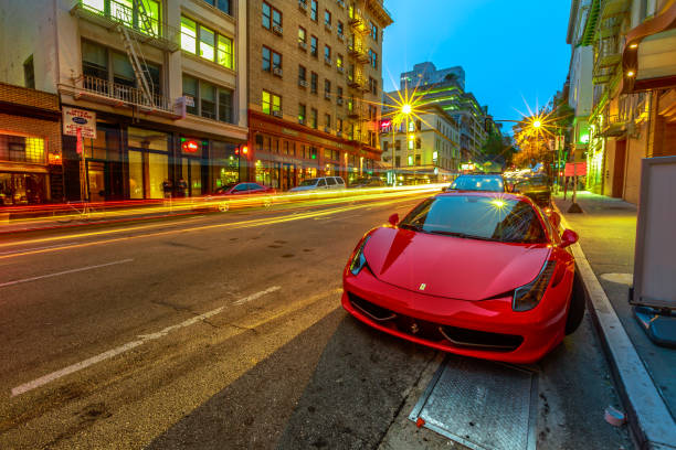 san francisco ferrari bei nacht - chinatown san francisco chinatown san francisco county cityscape stock-fotos und bilder