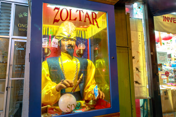 San Francisco zoltar machine San Francisco, California, United States - August 16, 2019: detail of Zoltar machine, a fortune telling machine inside San Francisco Chinatown. famous in BIG movie of Tom Hanks. fortune telling machine stock pictures, royalty-free photos & images