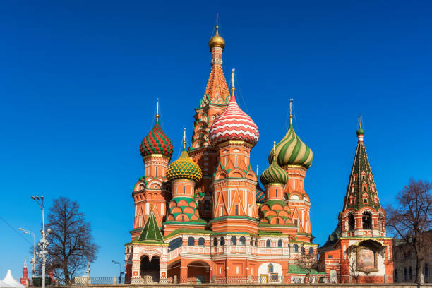 plaza roja en moscú, rusia - moscow russia russia red square st basils cathedral fotografías e imágenes de stock