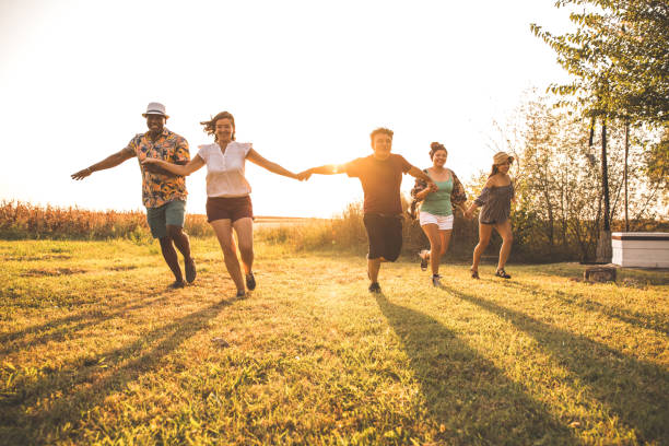 istock Friends bring you happiness 1279000249