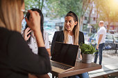 entspannte-kaffeepause-in-der-nachbarschaft.jpg?b=1&s=170x170&k=20&c=MfL2lO5OFwKEgX11fIl60nMfucRqSSGMP4U1FTKo4wo=