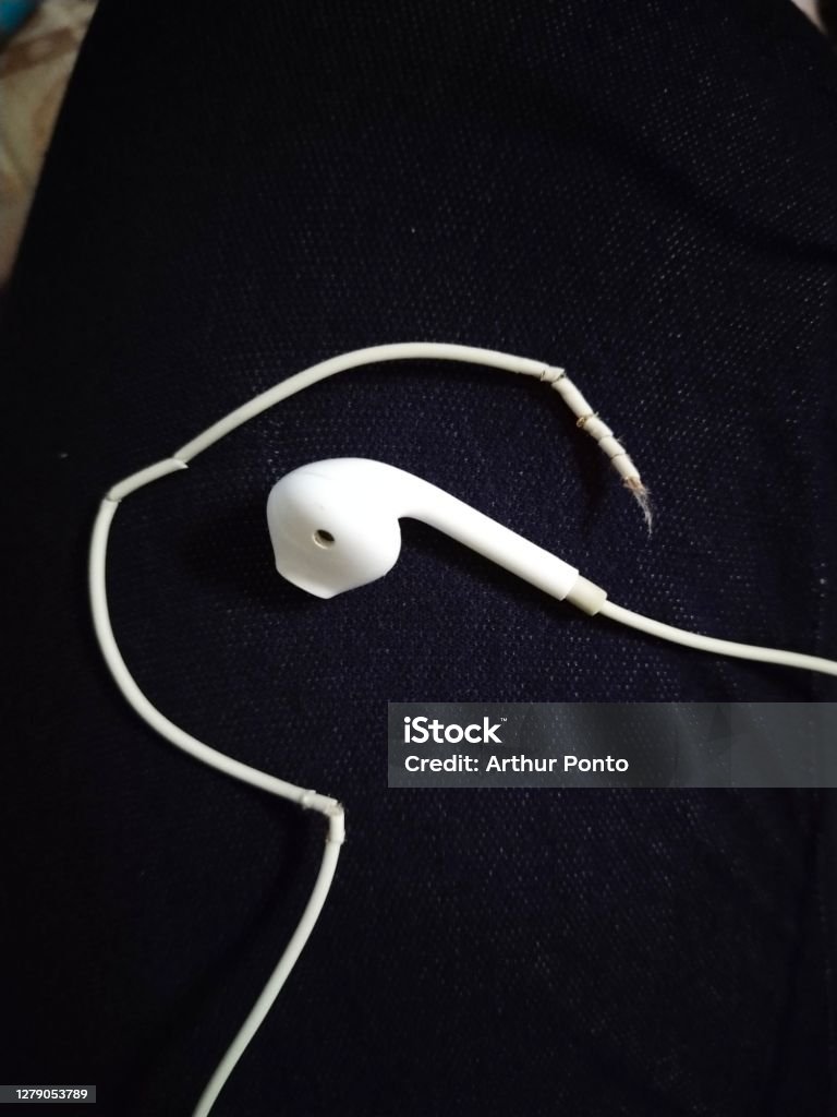 Damage Headset Broken Headset Stock Photo - Download Image Now - Audio Equipment ...