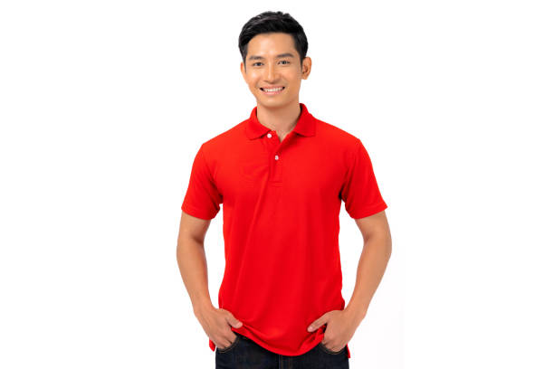 티셔츠 디자인, 레드 셔츠를 입은 청년 - t shirt men red portrait 뉴스 사진 이미지