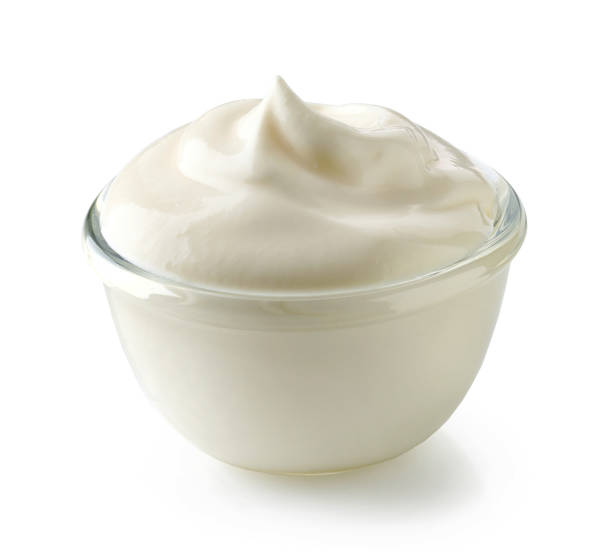 glass bowl of whipped sour cream - yogurt greek culture milk healthy eating imagens e fotografias de stock