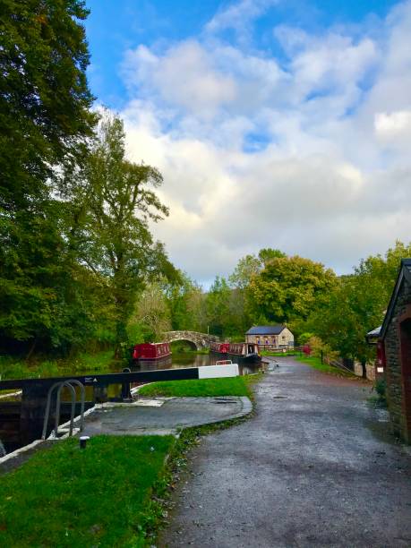 istock UK Canal in Autumn 1279130556