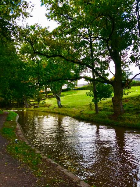 istock UK Canal in Autumn 1279131424